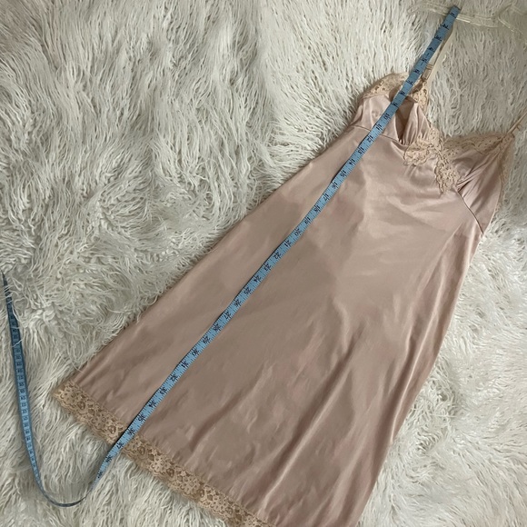 Vassarette Nude/Blush Vintage Slip - Picture 8 of 11